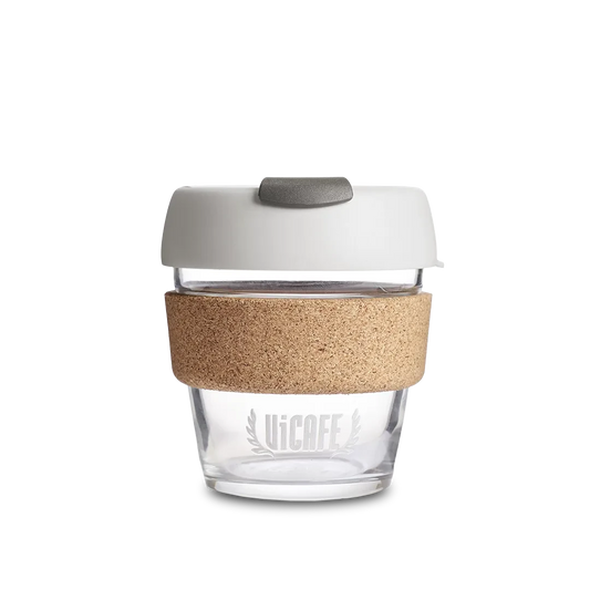 ViCAFE KeepCup Glasbecher mit Korkband – nachhaltiger Coffee-to-go Becher mit weissem Deckel